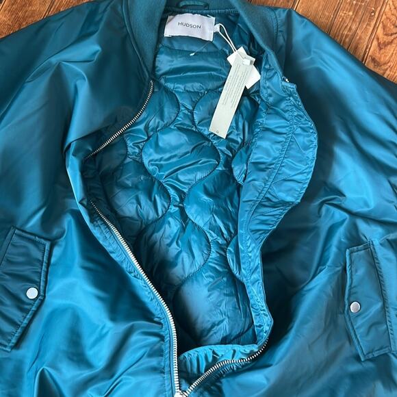 Women’s Hudson warm oversized warm quilted satin Bomber Jacket coat new NWT - Picture 7 of 8